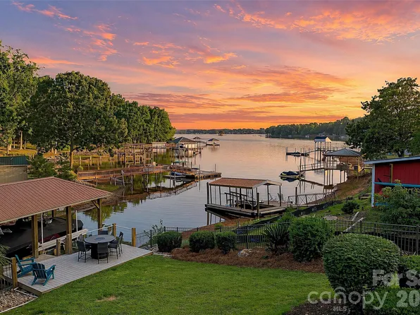 8535 Sylvan Dr, Terrell, NC 28682