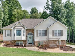 6521 Bearing Dr, Flowery Branch, GA 30542