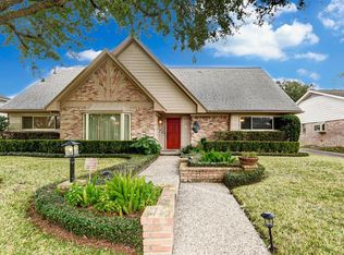 10818 Burgoyne Rd, Houston, TX 77042