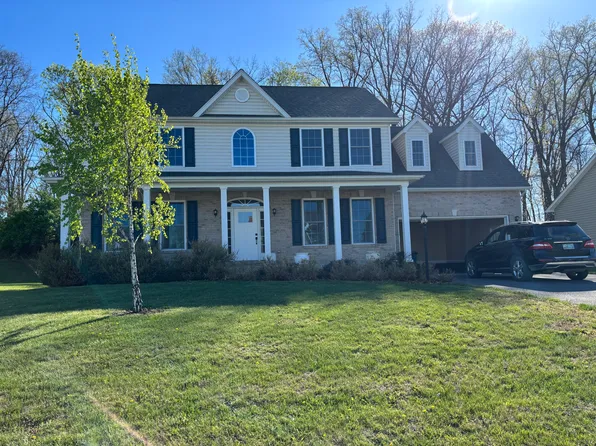 630 Webber Springs Dr, Bunker Hill, WV 25428