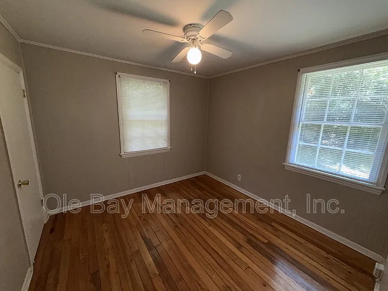 5175 Brentwood Ln — Photo 8