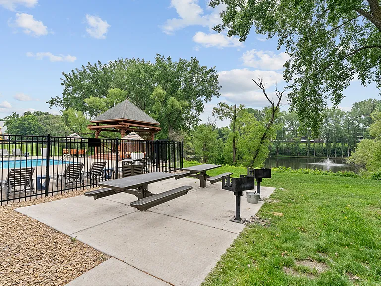 Willow Pond — Photo 21