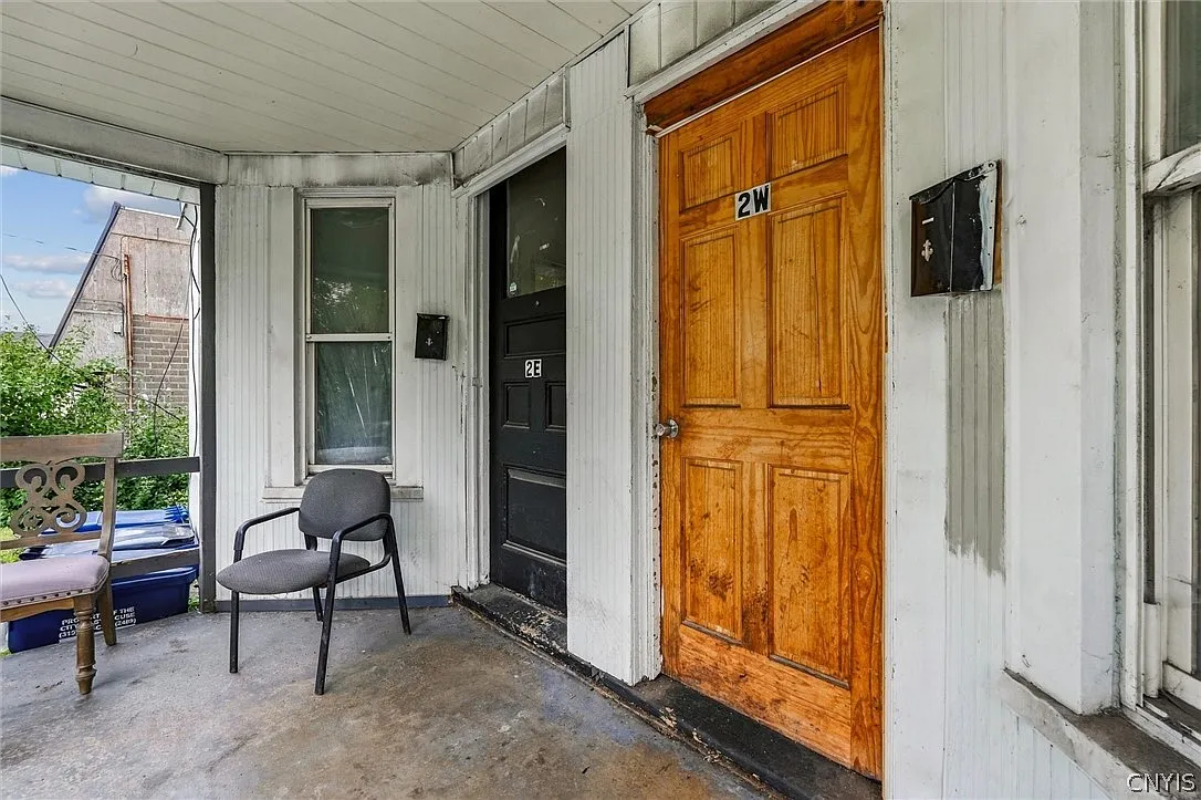 217 Grand Ave — Photo 3