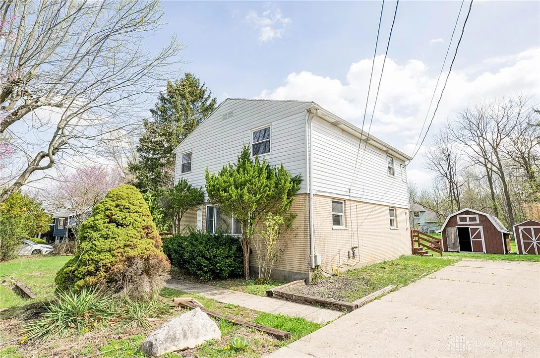 675 Wright St photo 1