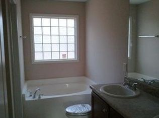 372 Hunter Ln, Zebulon, NC 27597