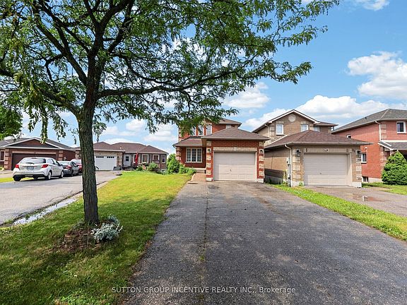 2nd image of 32 Sundew Dr