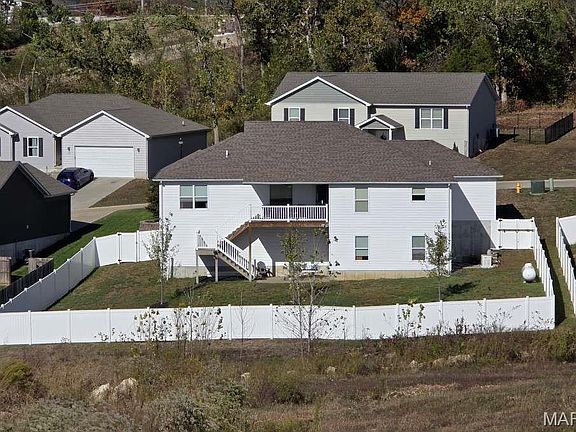 5th image of 204 Boardwalk Ct