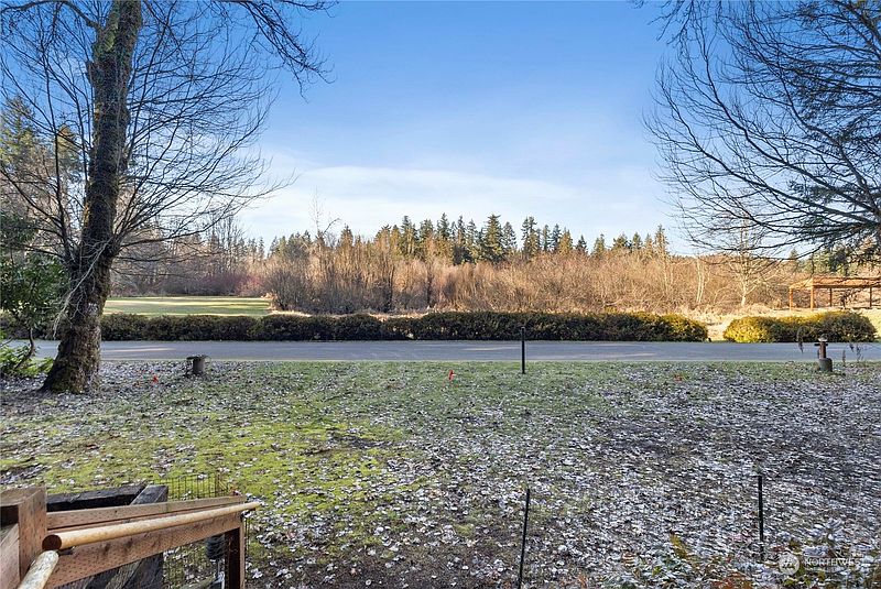 5th image of 17922 Clear Lake Boulevard SE
