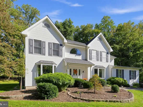 1266 Sharon Dr, Garnet Valley, PA 19060