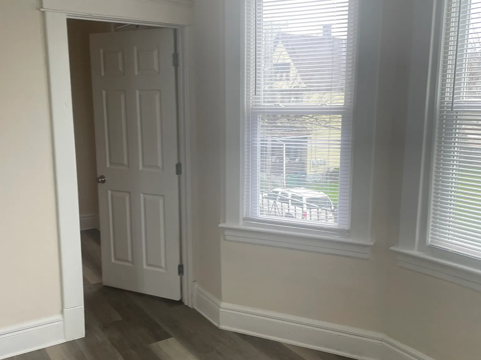 320 Monroe St — Photo 4