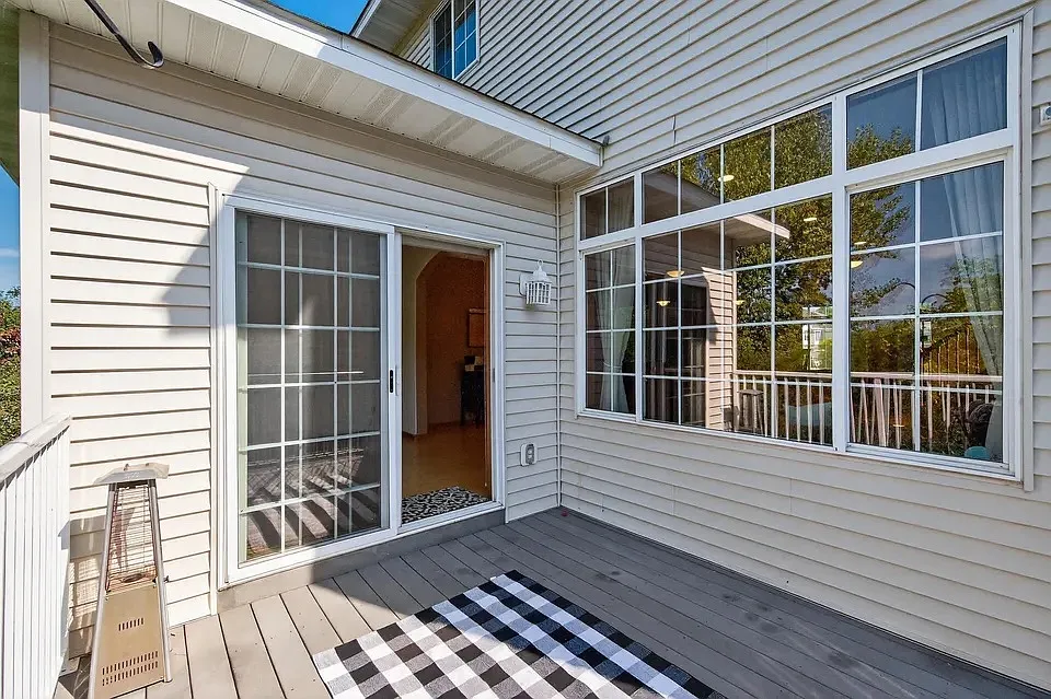 3 bed, 2228 sqft, $2,750 — Photo 4