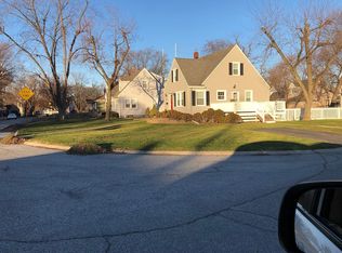 8951 Bunker Hill Dr, Munster, IN 46321