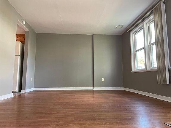 3rd image of 9649 Springfield Woods Ct