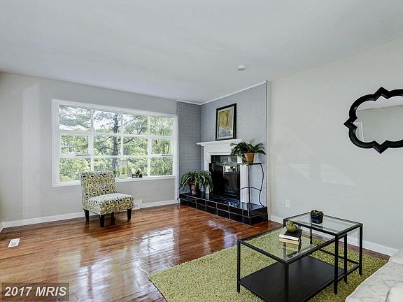 5th image of 9704 Ames Ct