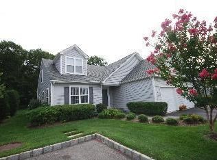25 Gettysburg Dr #8, Port Jefferson Station, NY 11776