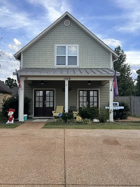 1309 Ashley's Drive - 1 — Photo 2