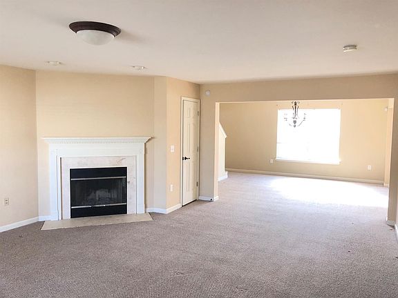 3rd image of 1033 Applecross Dr