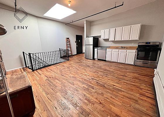 1st image of 1131 Myrtle Ave #205