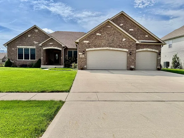 403 W Hunter Ln, Minooka, IL 60447