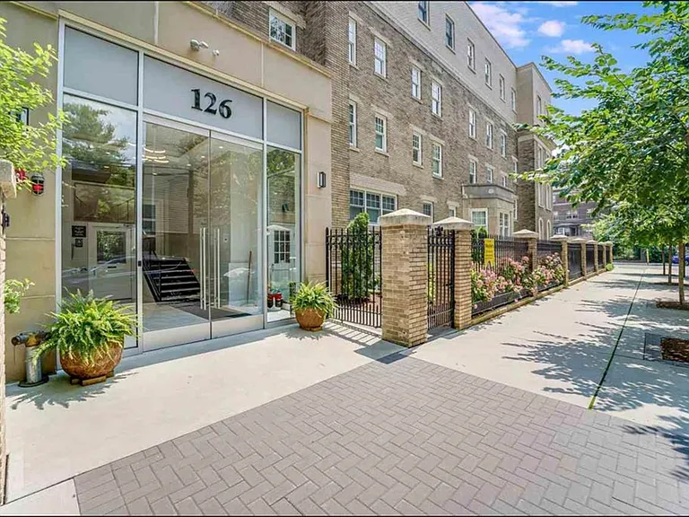 126 Delaware Ave #3 — Photo 15