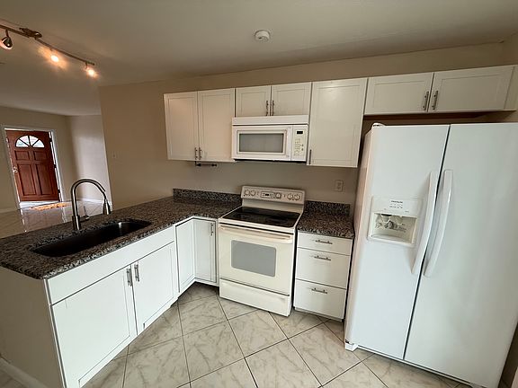 5th image of 6206 N Clark Ave