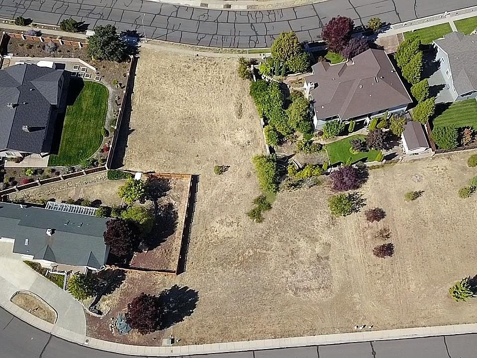 2nd image of 823 Northview Dr
