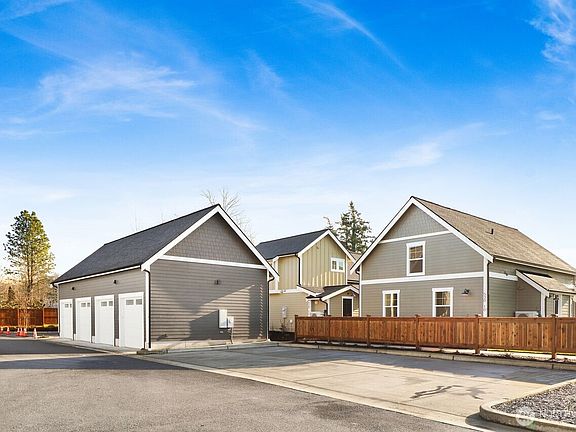 5th image of 530 E Sunset Drive #14