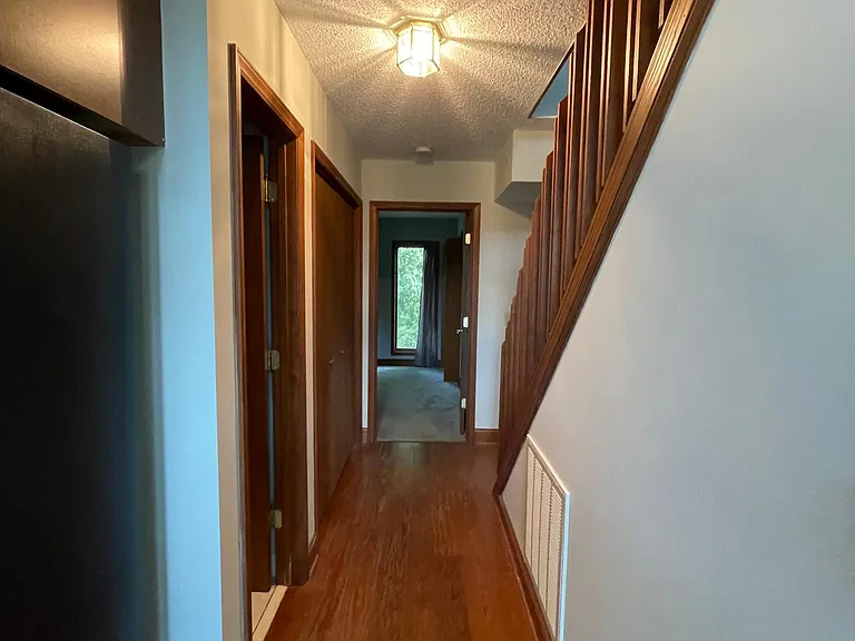 226 Rock Valley Rd — Photo 12