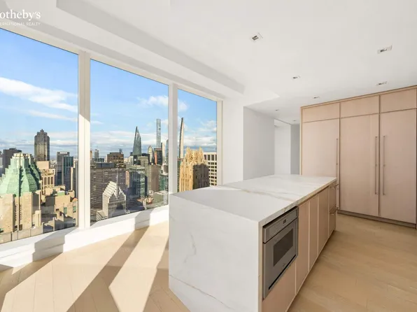 138 East 50th Street image 16 of 50