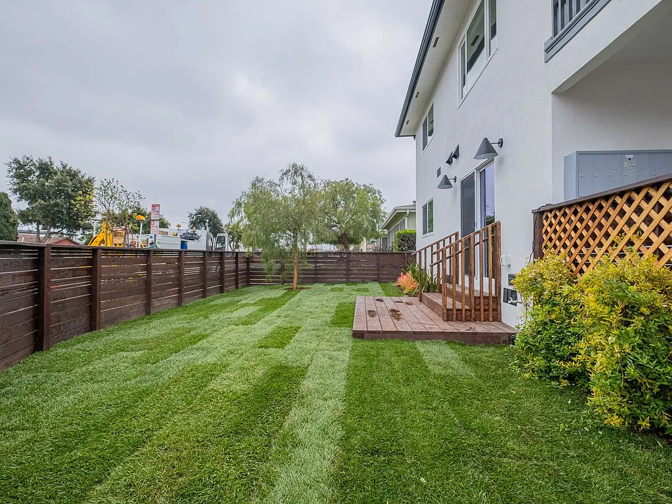 17901 Crenshaw Blvd Residences
