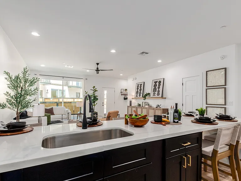 Sonoran Townhomes — Photo 12