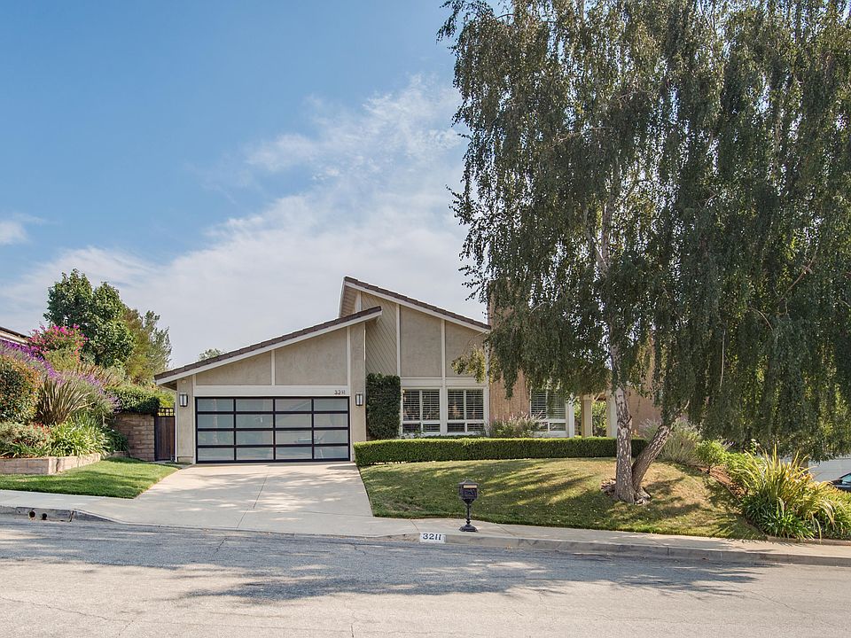 1st image of 3211 W Sierra Dr