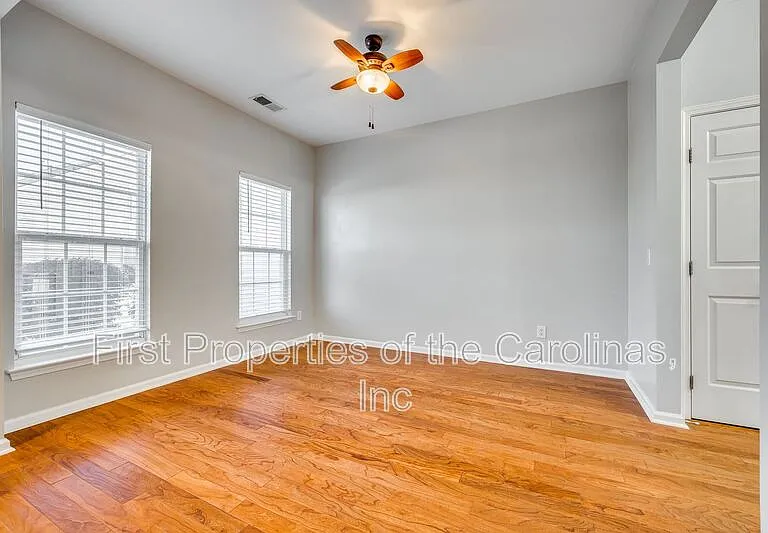 618 Bayou Cir — Photo 8