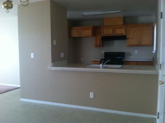 4th image of 1005 Las Casas Ln