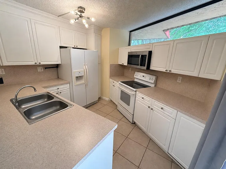 8141 Severn Dr #D — Photo 4