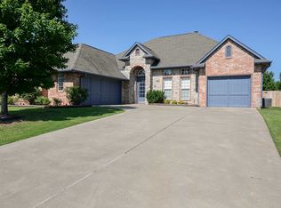 2310 S Silverdale Dr, Stillwater, OK 74074