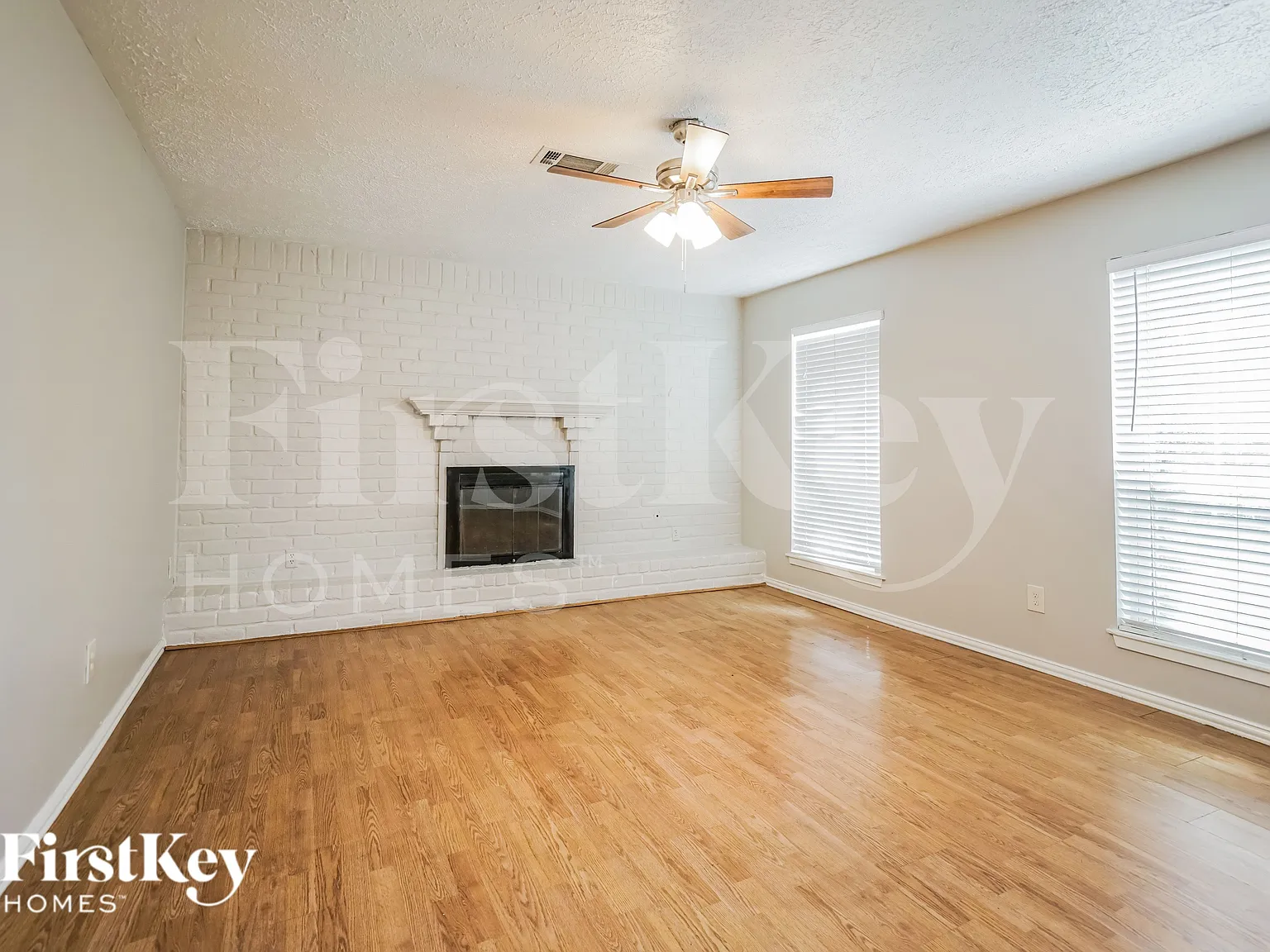 4 bed, 2.0 bath, 2005 sqft, $2,175 — Photo 4