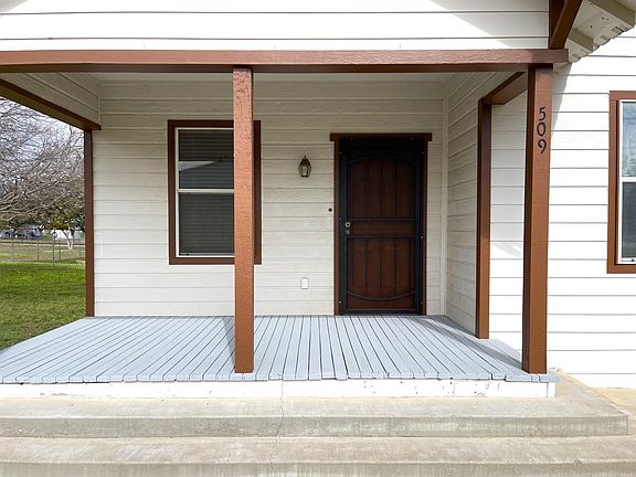 2nd image of 509 E Wallace