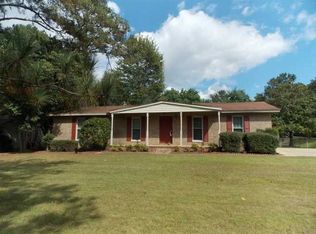 6700 Colonial Dr, Elmore, AL 36025