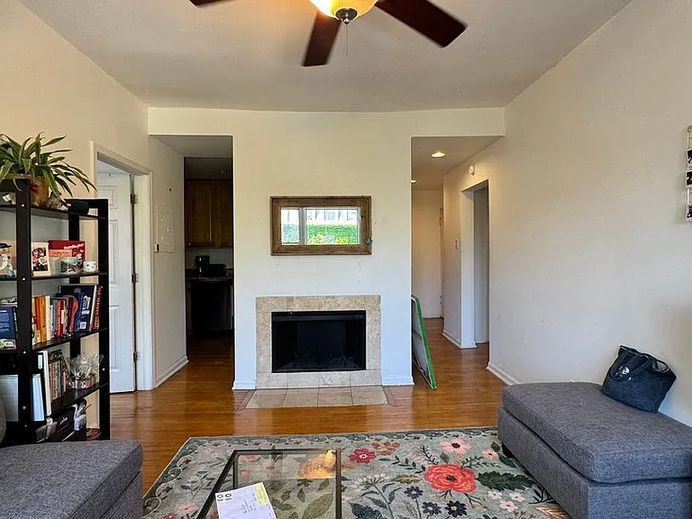 611 W Arlington Pl — Photo 4