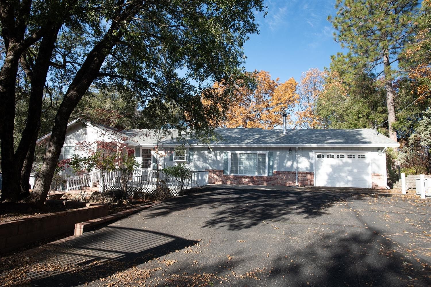 ヤヨマウンテンビューページ 18601 Mountain View Dr, Pine Grove, CA 95665 | Zillow