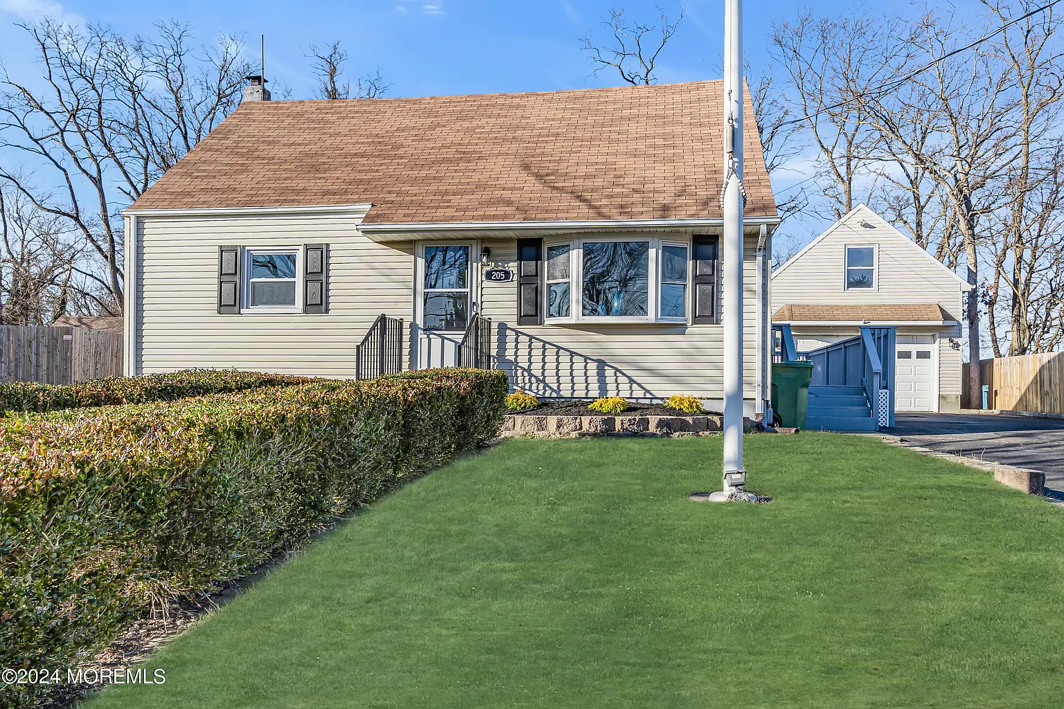 205 Maple Avenue photo 1