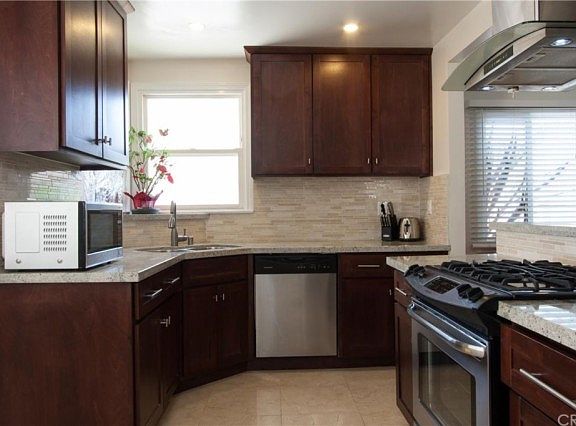3rd image of 2602 W 111th St
