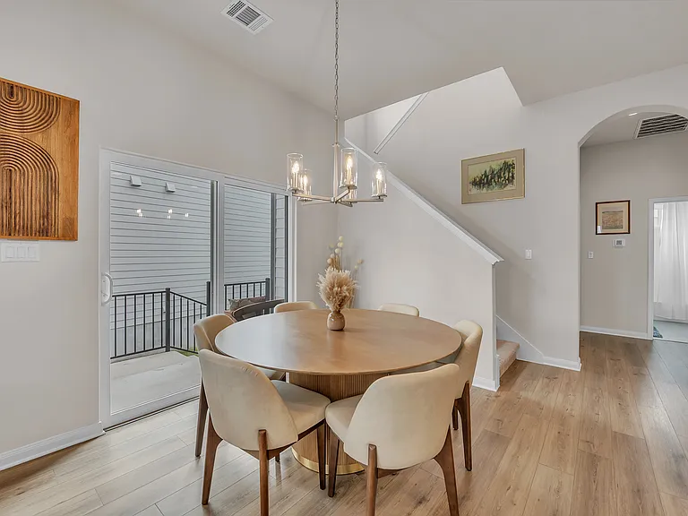 Torrita Dr — Photo 25