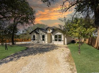 4811 Blue Beech Dr, Elmendorf, TX 78112