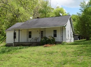 9988 Indian Ck Rd, Mc Ewen, TN 37101