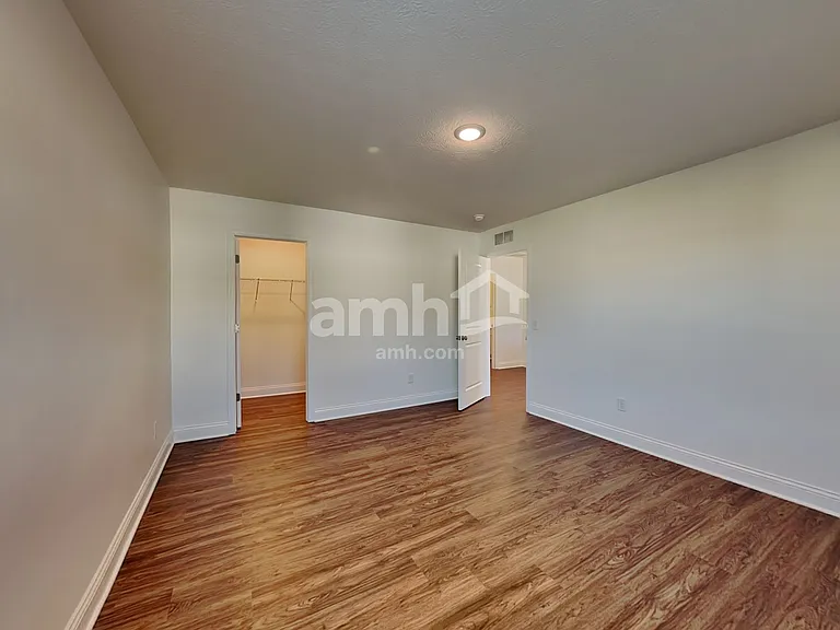 8331 Merlin Dr — Photo 15