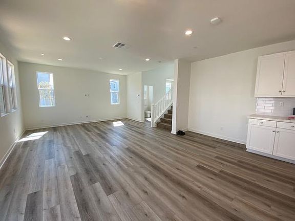 5th image of 27742 Heritage Ln