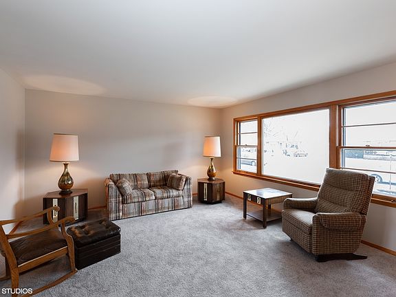 2nd image of 71 Indianwood Dr