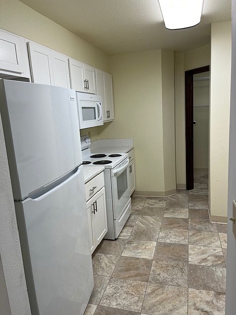 1st image of 317 Fairmount Ave #105